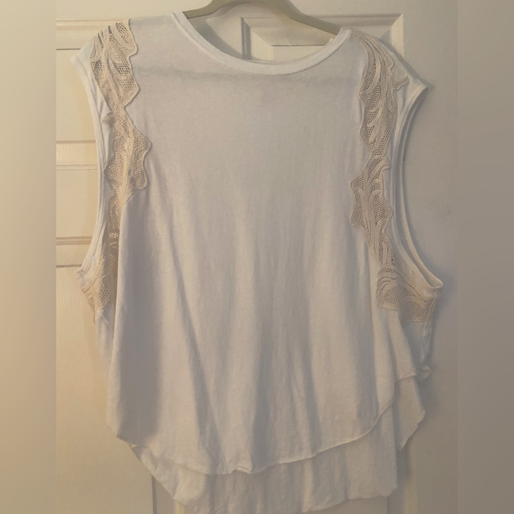 “We The Free” Free People white top!